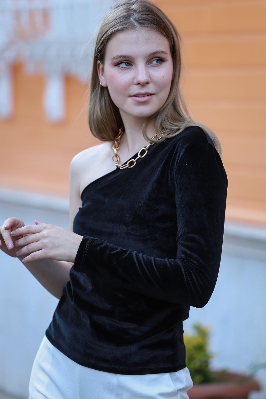 CIX Woman Velvet One-Sleeve Crop Top