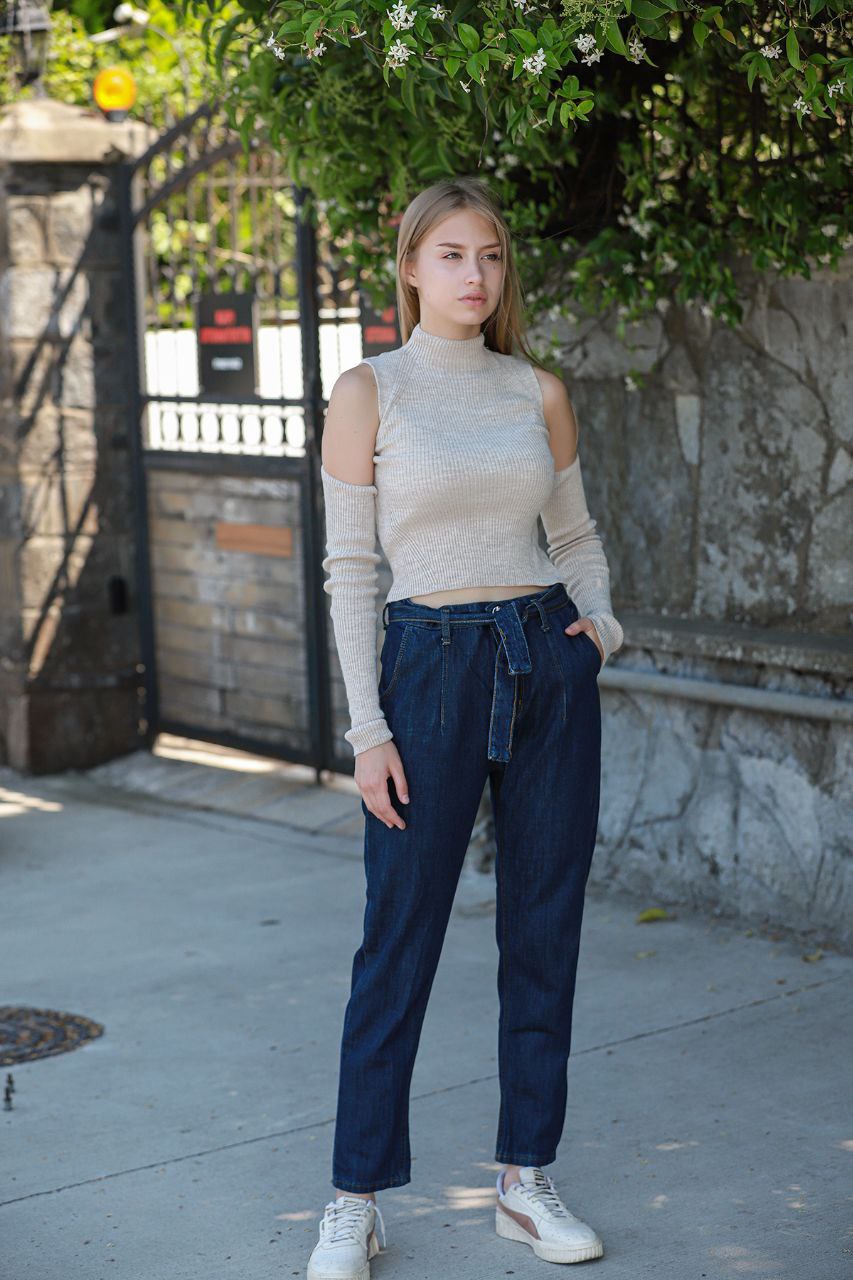 Women’s Turtle Neck Crop Sweatshirt