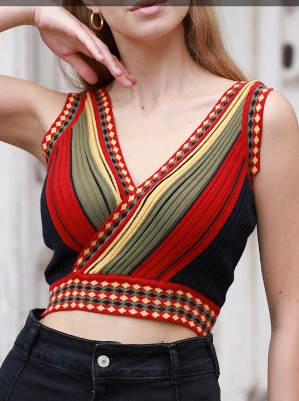 Women’s Sleeveless Crop Top